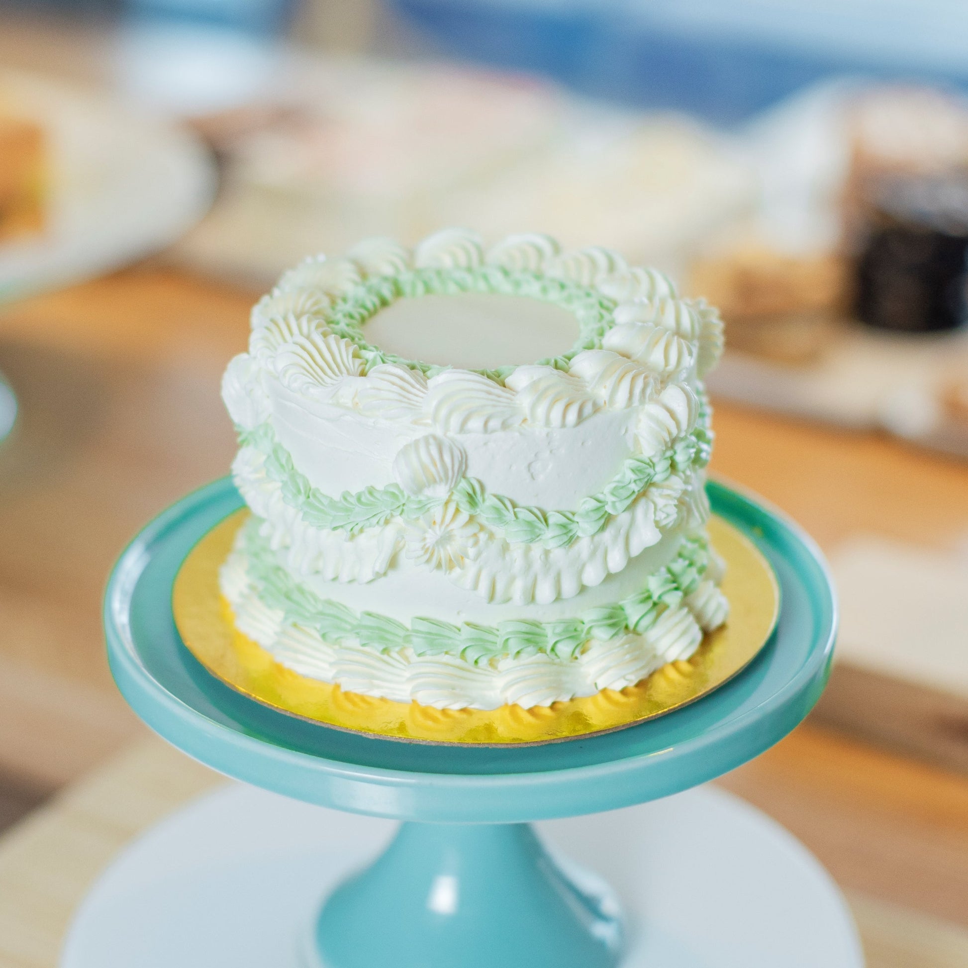 cake bakery toronto birthday gta buttercream chiffon buttermilk vintage lambeth white