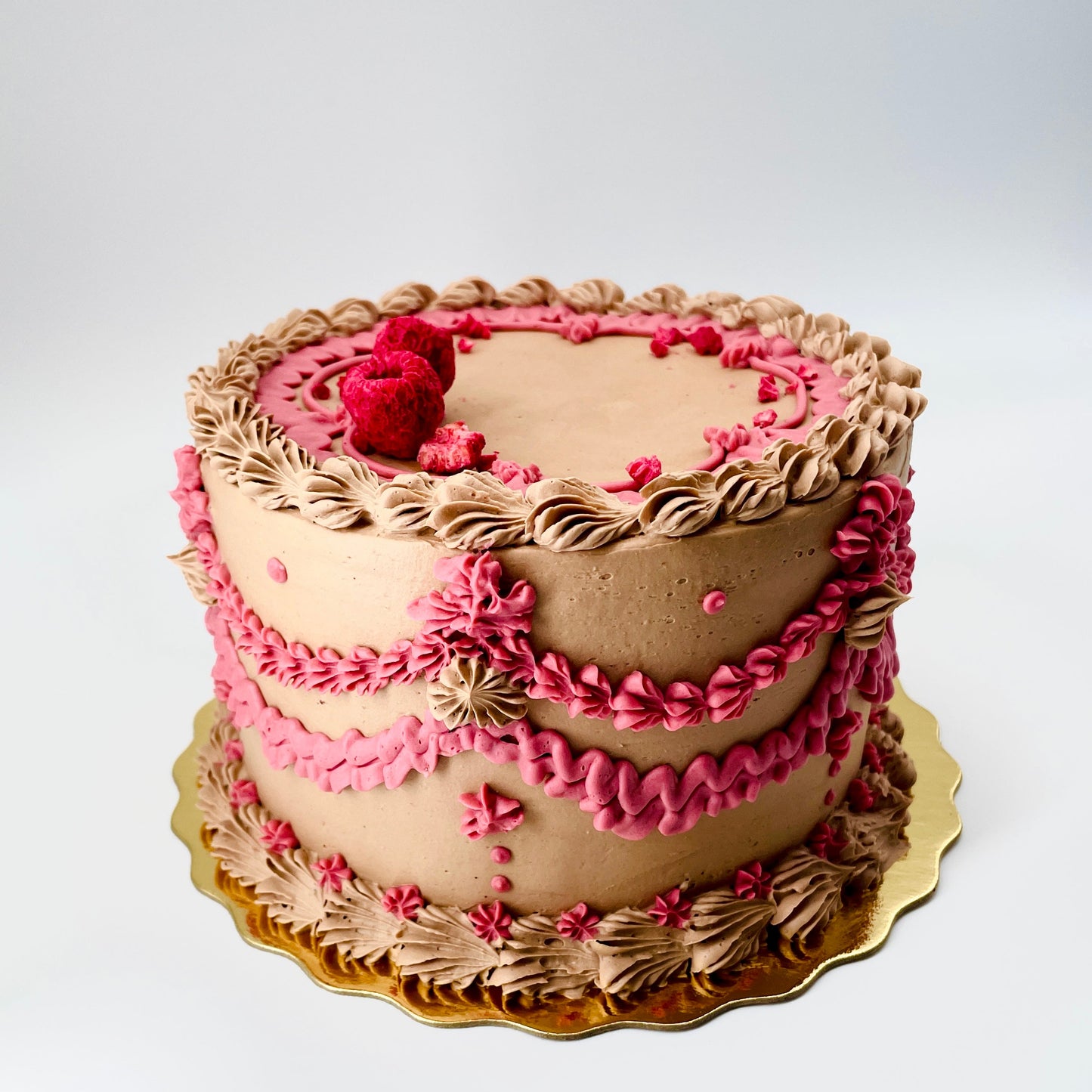 small round chocolate raspberry vintage piping cake lambeth bakery toronto gta birthday buttercream buttermilk