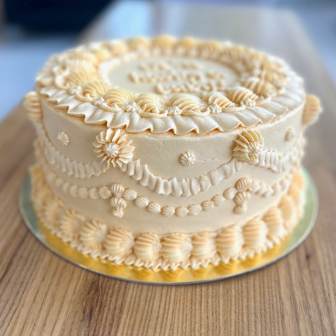 cake bakery toronto birthday gta buttercream chiffon buttermilk vintage cream lambeth